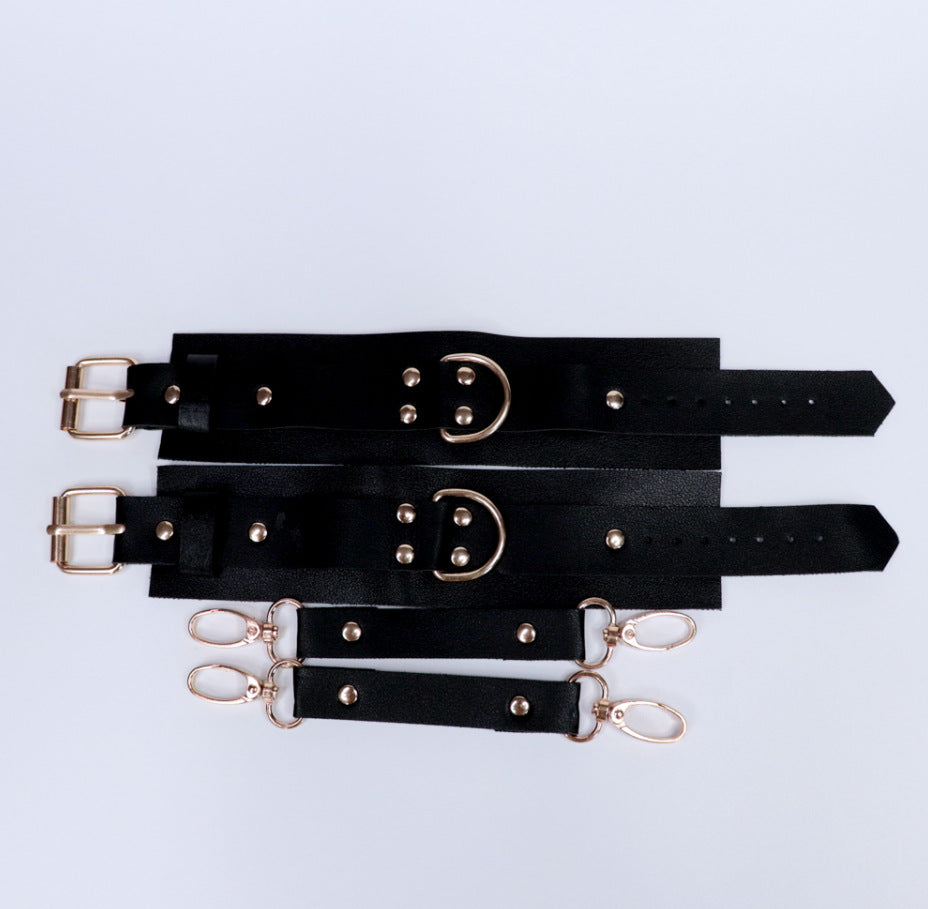 現貨 💖 PU皮手銬 BDSM 可搭配本店身體相關配件  | 可以色色