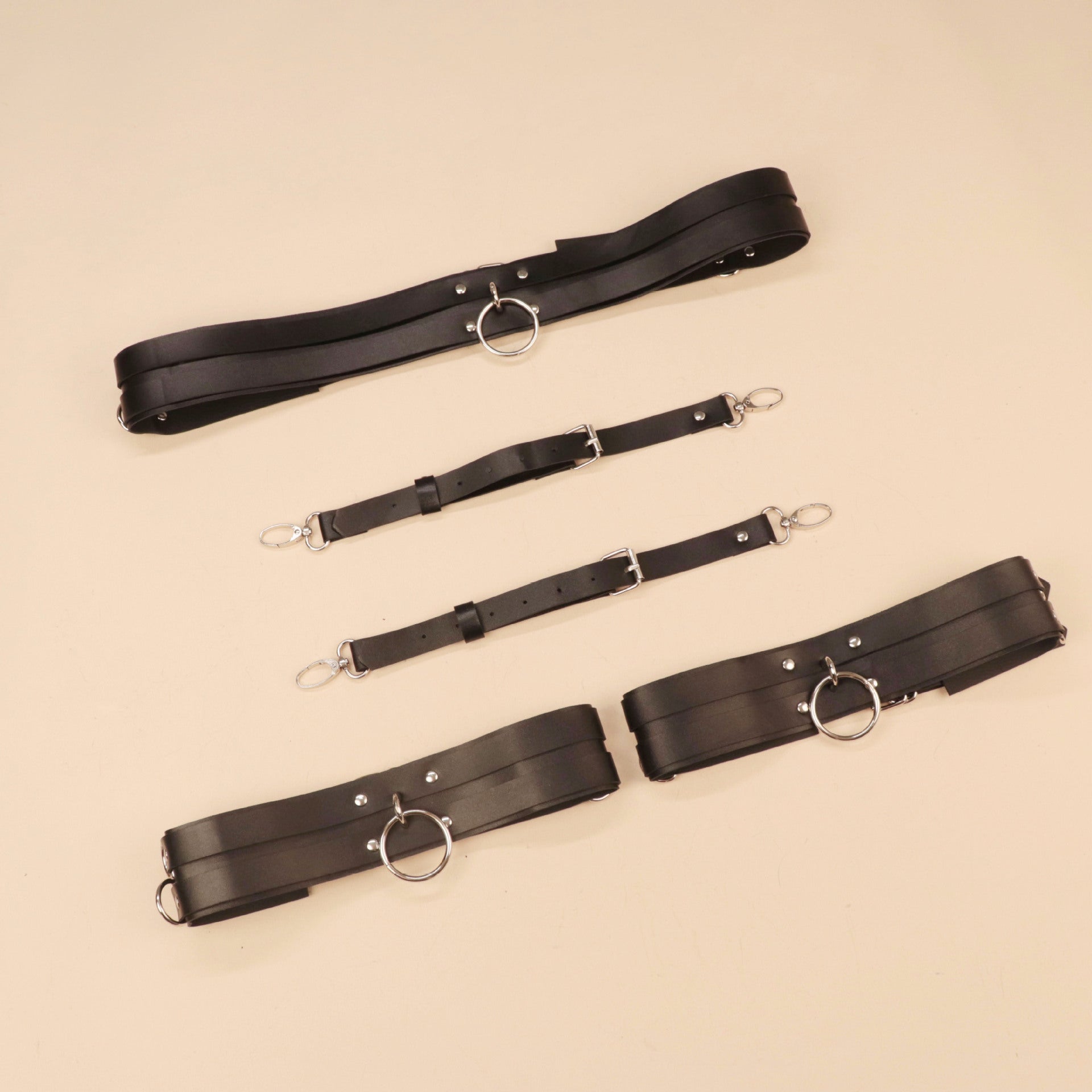 現貨 💖 厚重下沉感皮革束縛褲 捆綁 BDSM 女王 奴隸 主僕 調教 角色扮演 情趣 飾品 | 可以色色